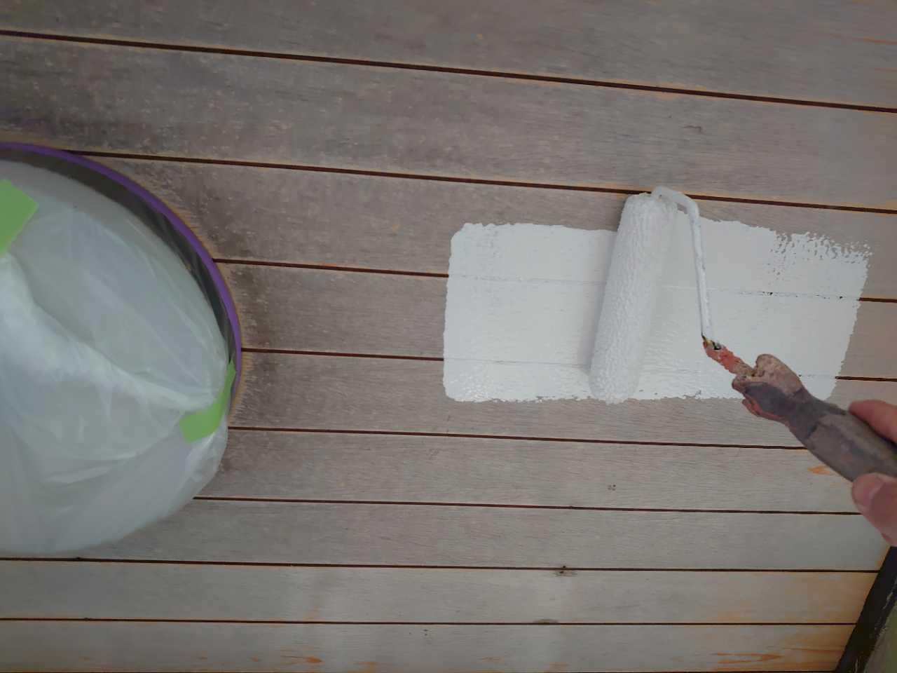 【軒天塗装】下塗り