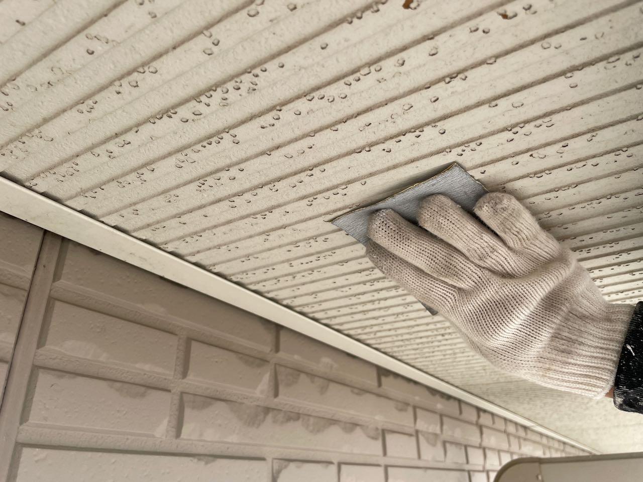 【軒天塗装】ケレン作業