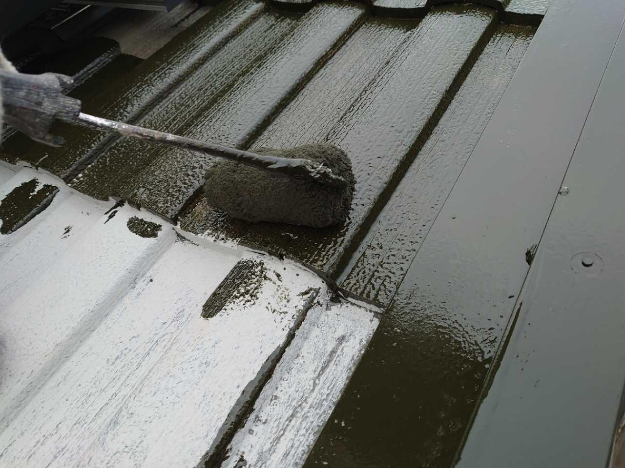 【屋根塗装】中塗り