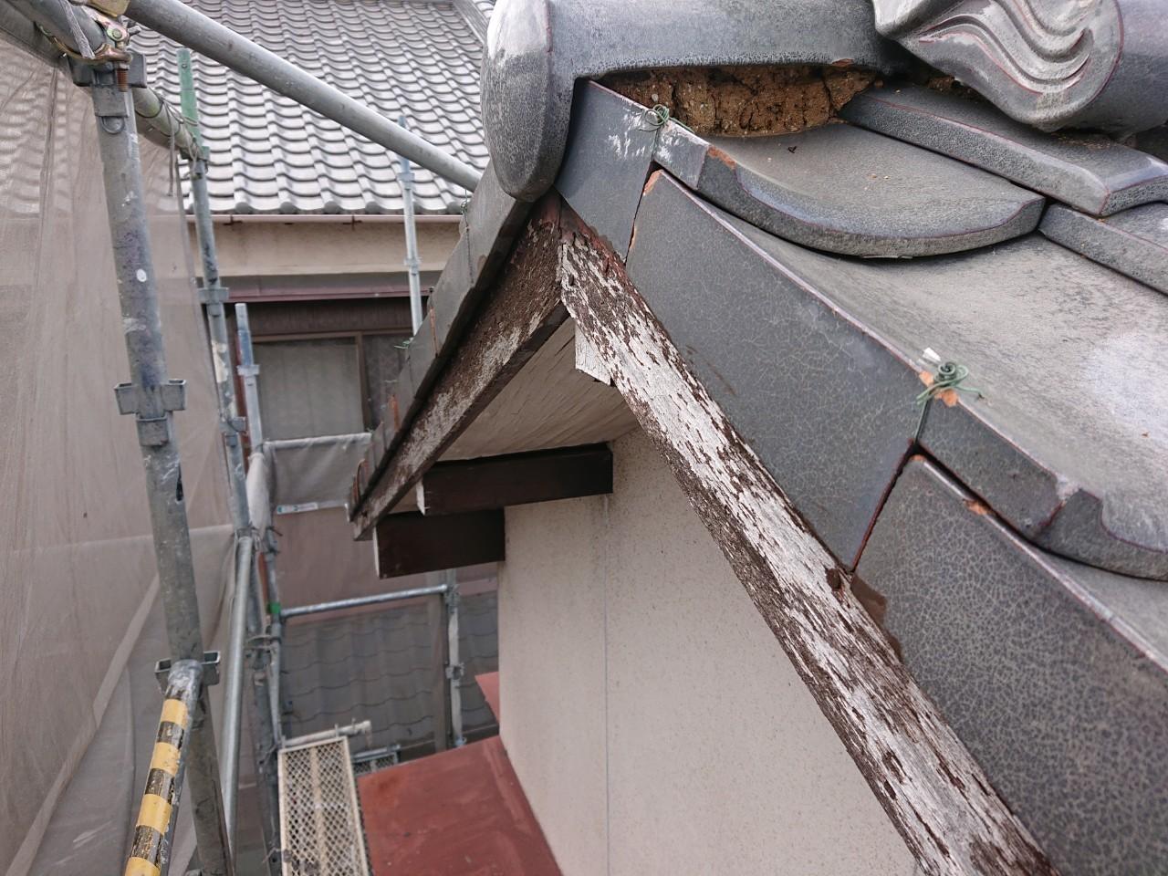 【破風・鼻隠し板金工事】施工前