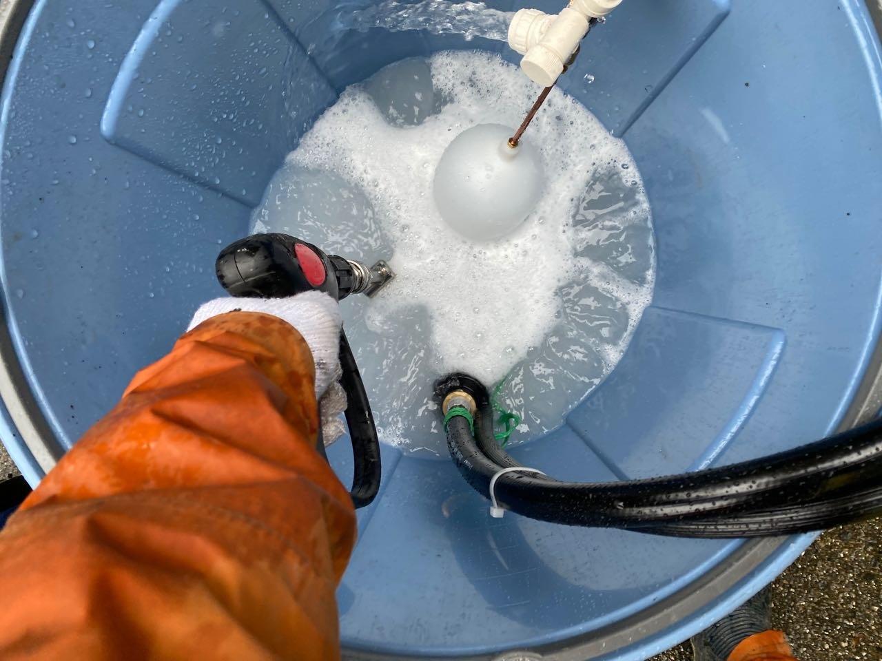 【バイオ洗剤準備】洗浄液攪拌