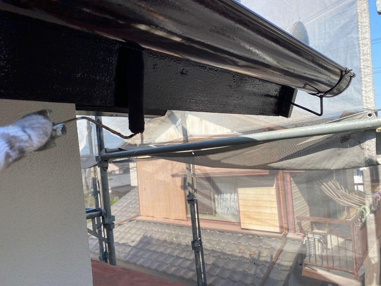 【破風・鼻隠し塗装】上塗り