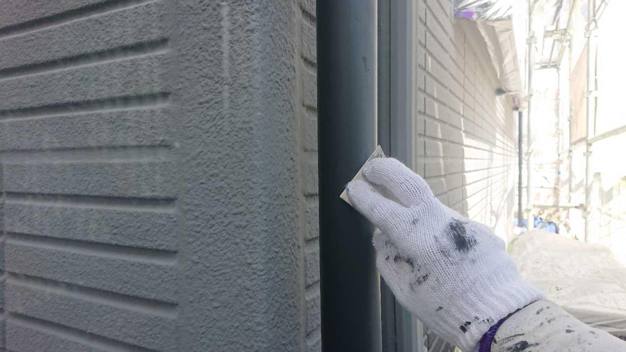 【雨樋塗装】ケレン作業