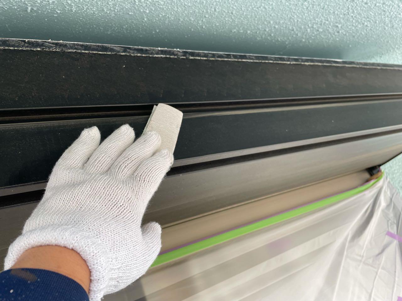 【シャッターボックス塗装】ケレン作業