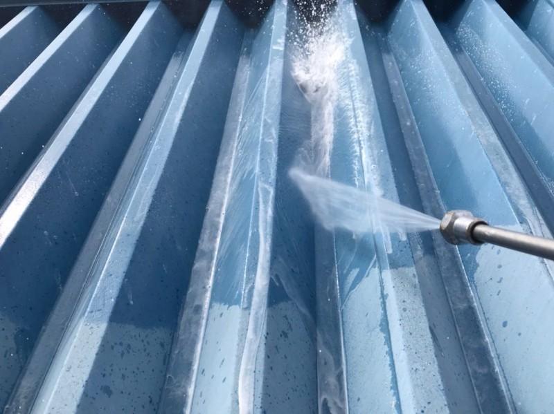 【屋根洗浄】バイオ洗剤塗布