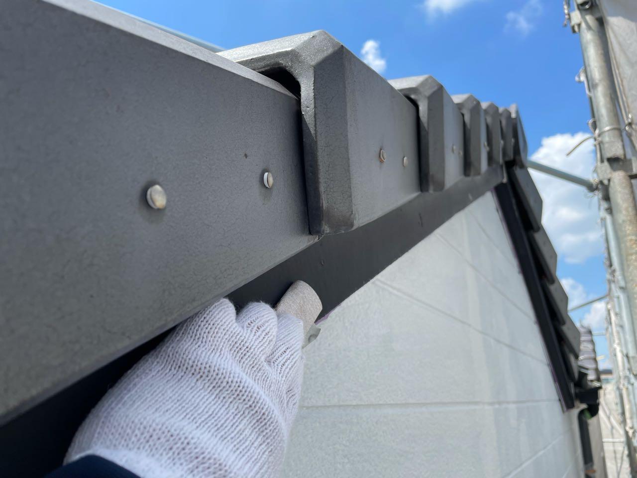 【破風・鼻隠し塗装】ケレン作業