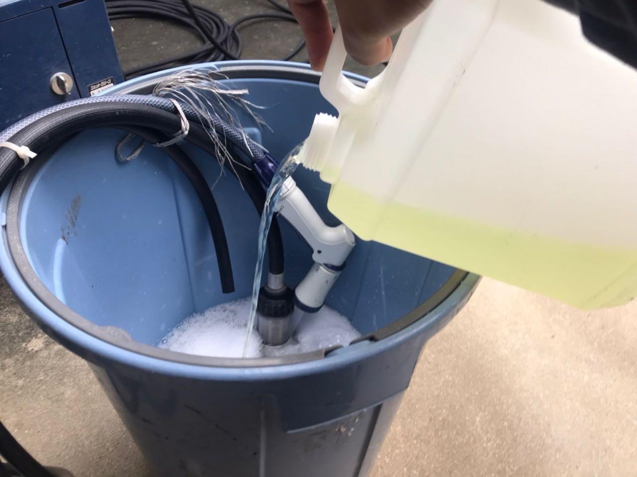 【バイオ洗剤準備】原液混入