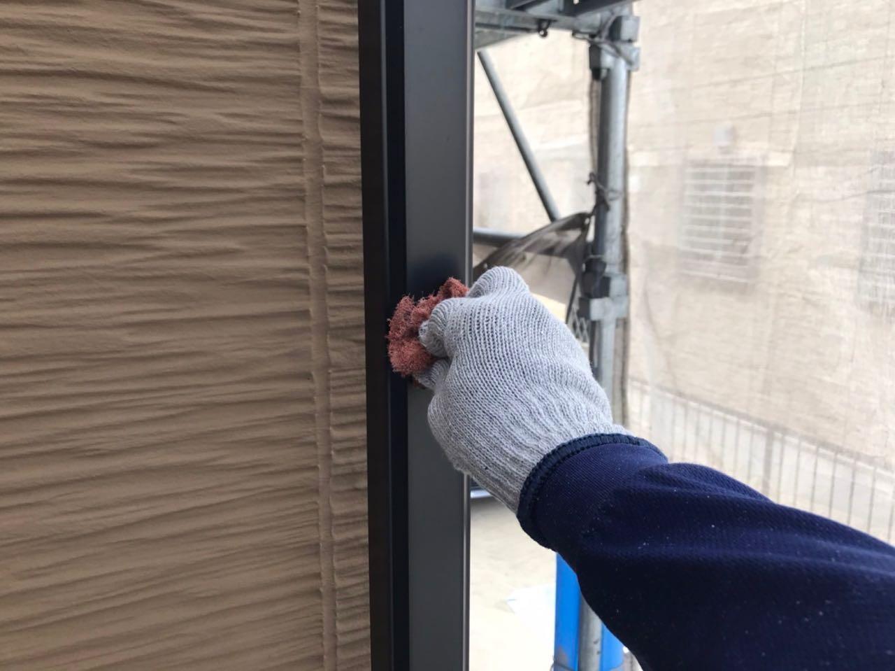 【雨樋塗装】ケレン作業