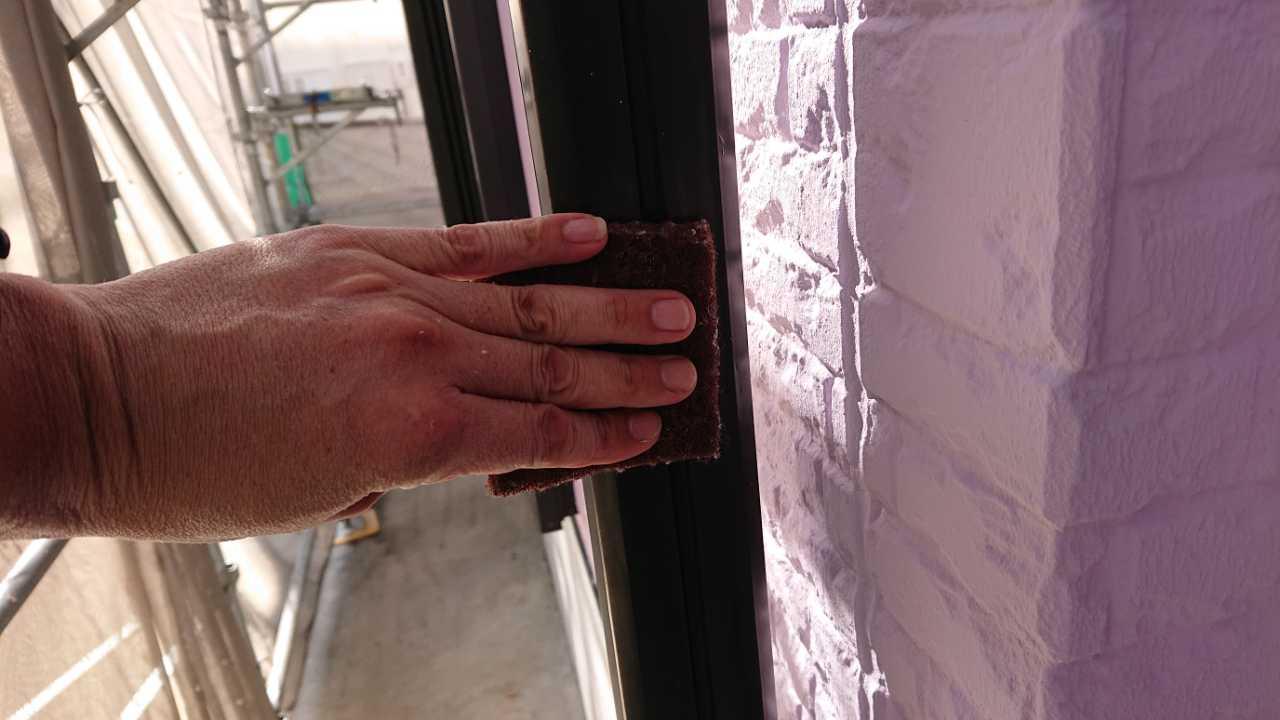 【雨樋塗装】ケレン作業