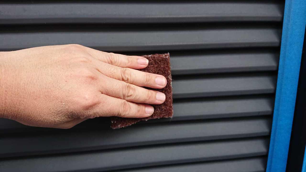 【雨戸塗装】ケレン作業