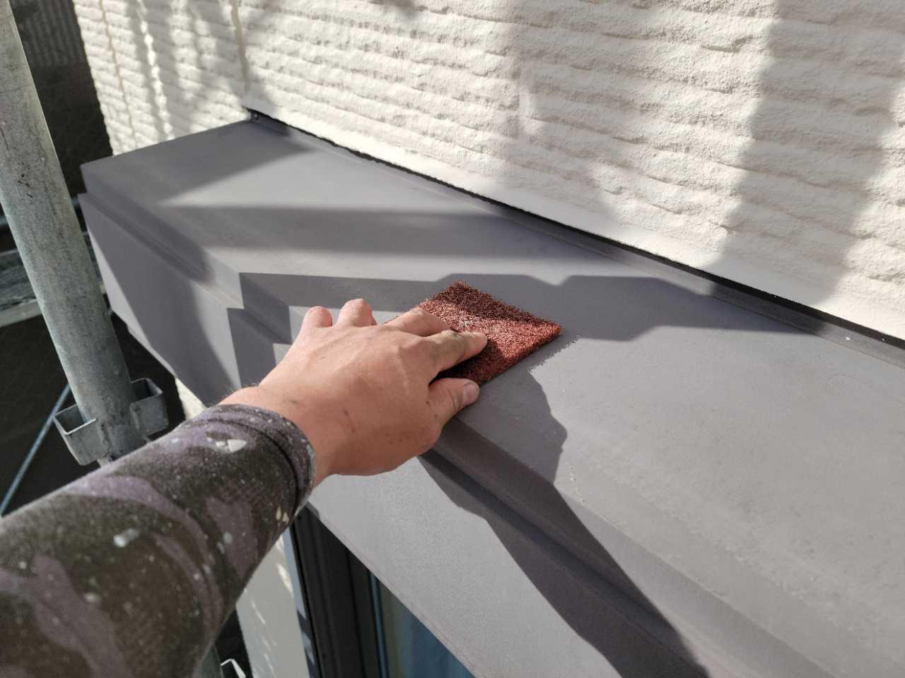 【シャッターボックス塗装】ケレン作業