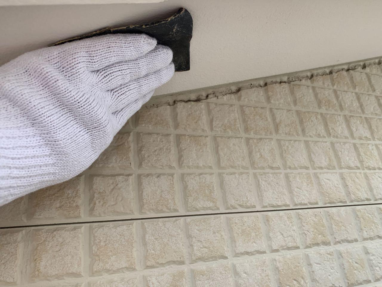 【軒天塗装】ケレン作業