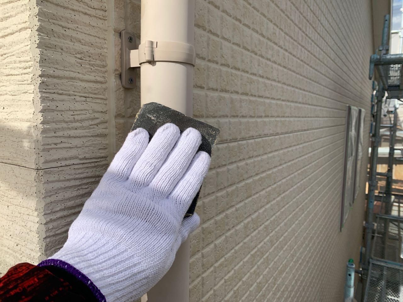 【雨樋塗装】ケレン作業