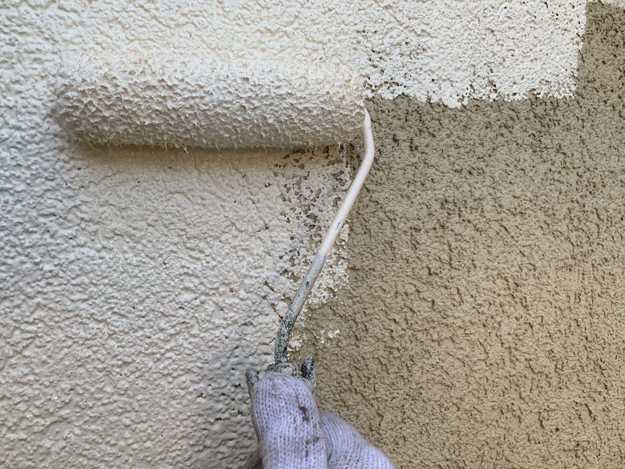 【擁壁塗装】仕上げ塗装1回目