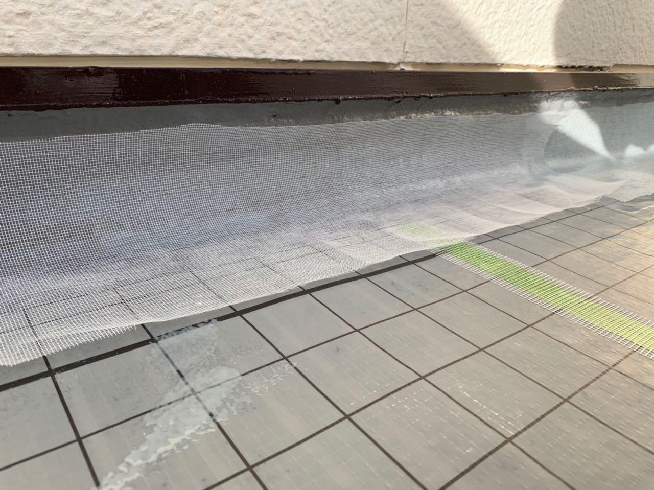 【防水工事】メッシュ貼り