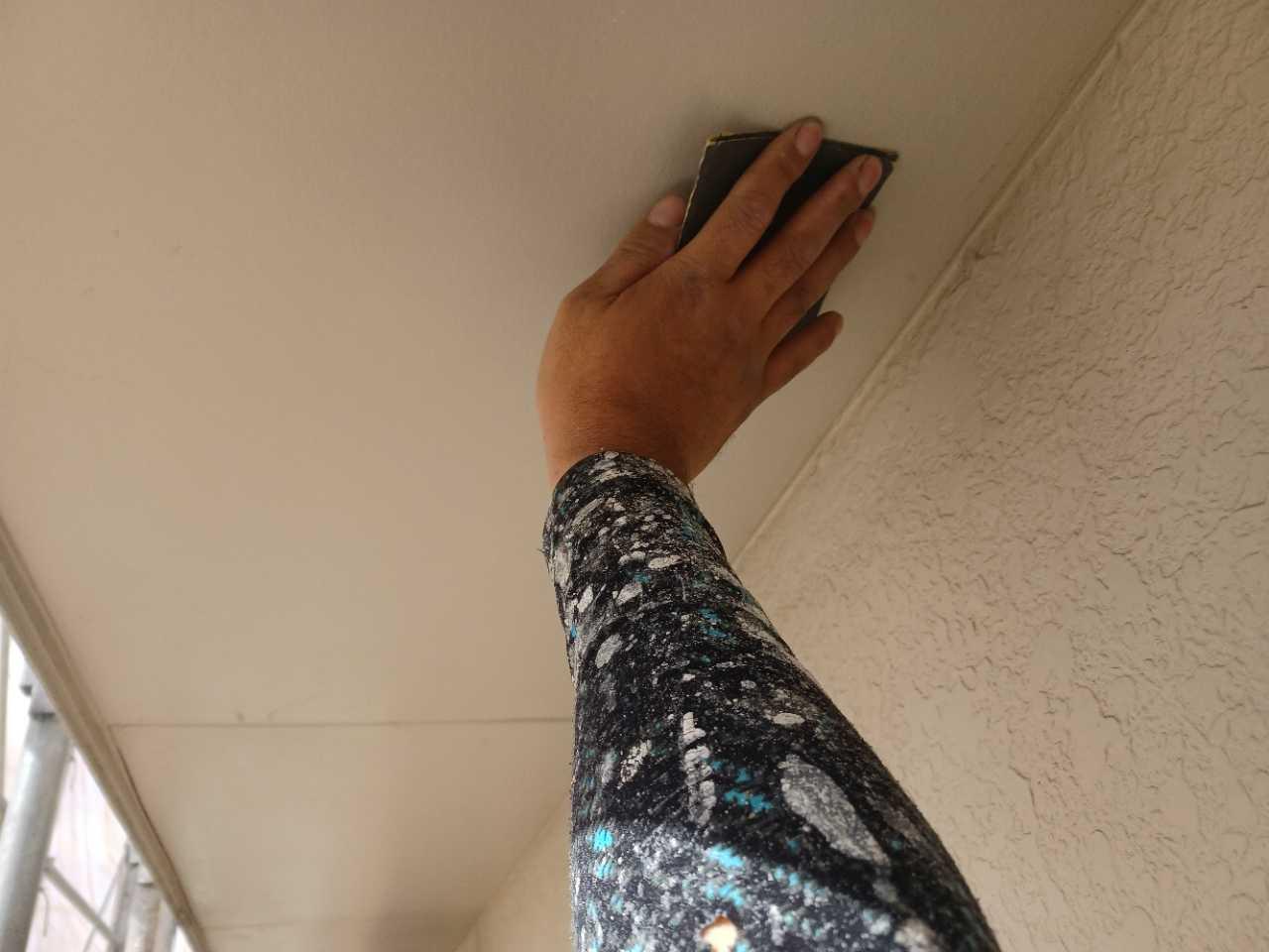 【軒天塗装】ケレン作業