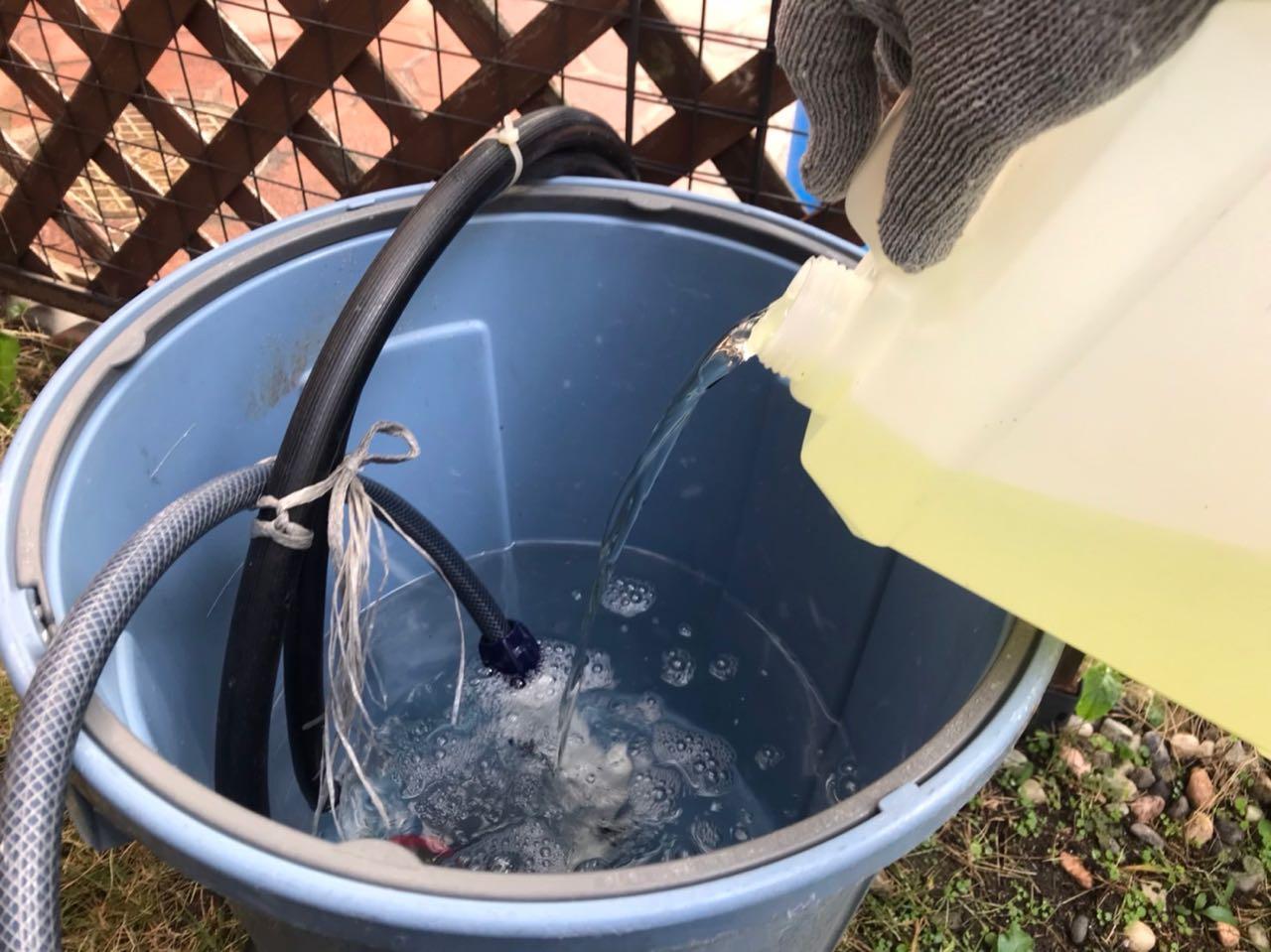 【バイオ洗剤準備】原液混入