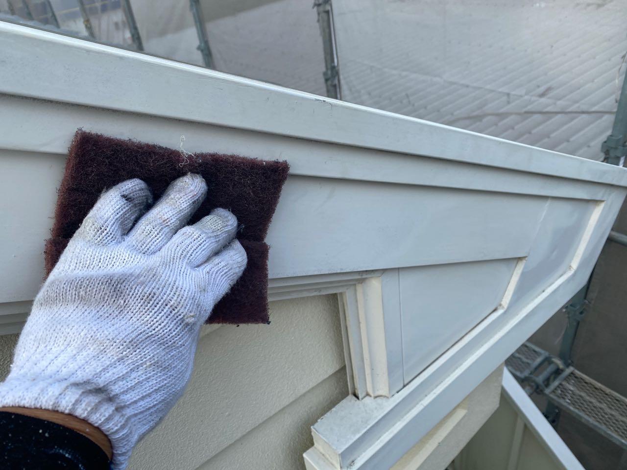 【破風・鼻隠し塗装】ケレン作業