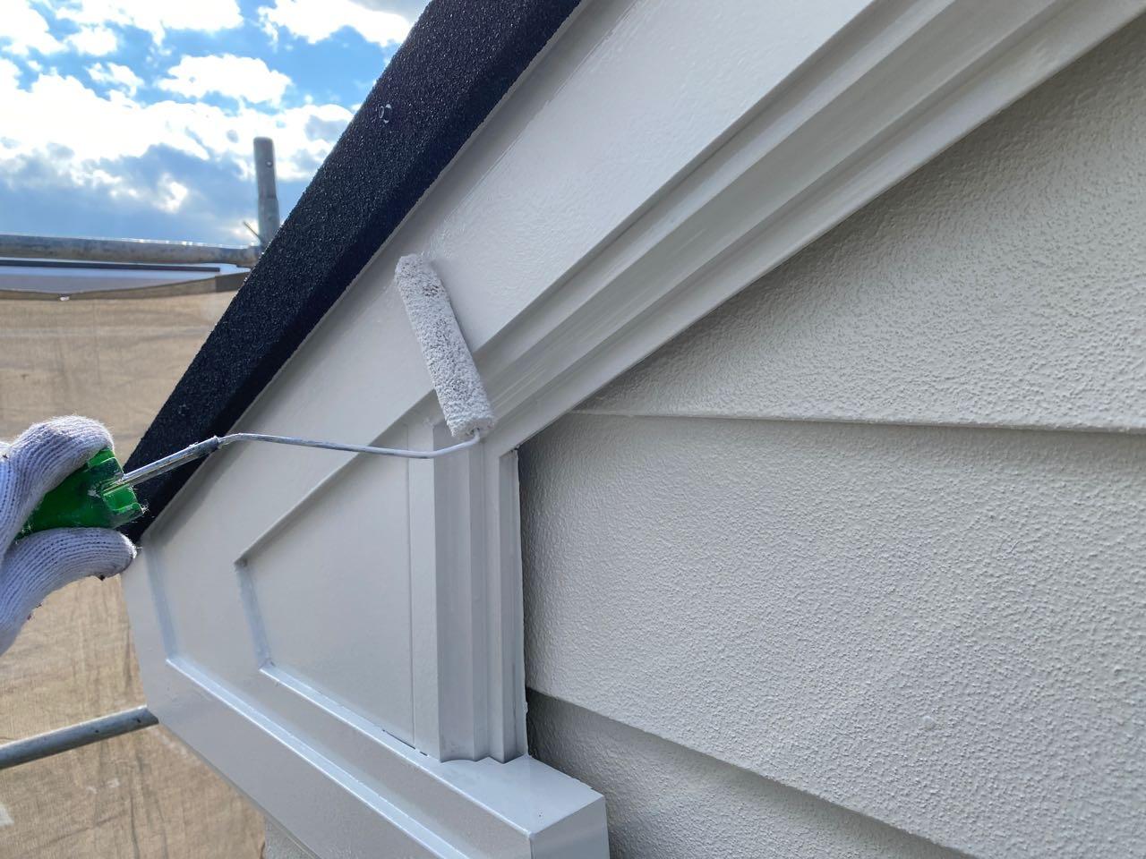 【破風・鼻隠し塗装】上塗り