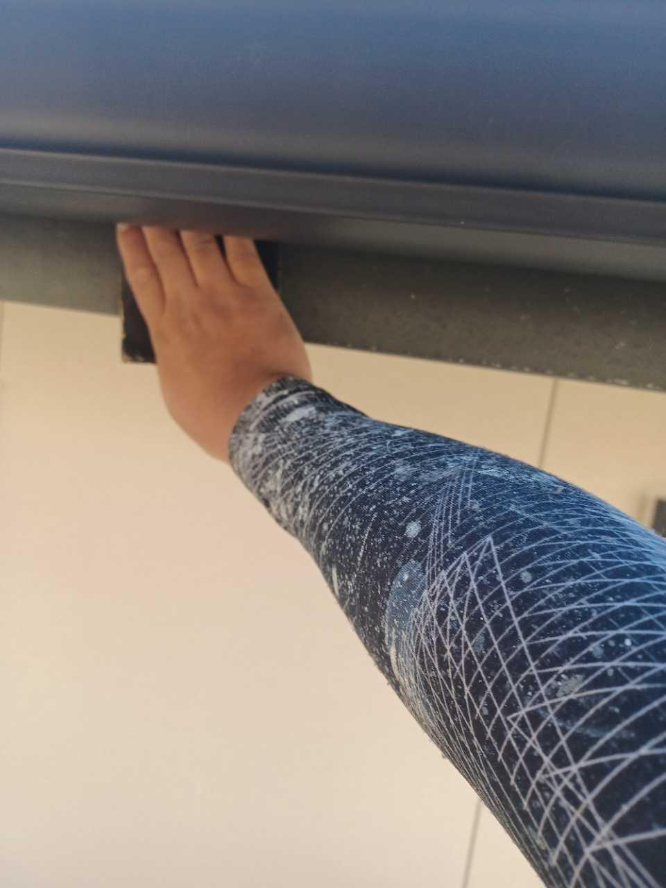 【破風・鼻隠し塗装】ケレン作業