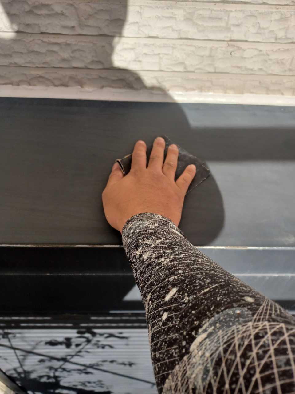 【シャッターボックス塗装】ケレン作業