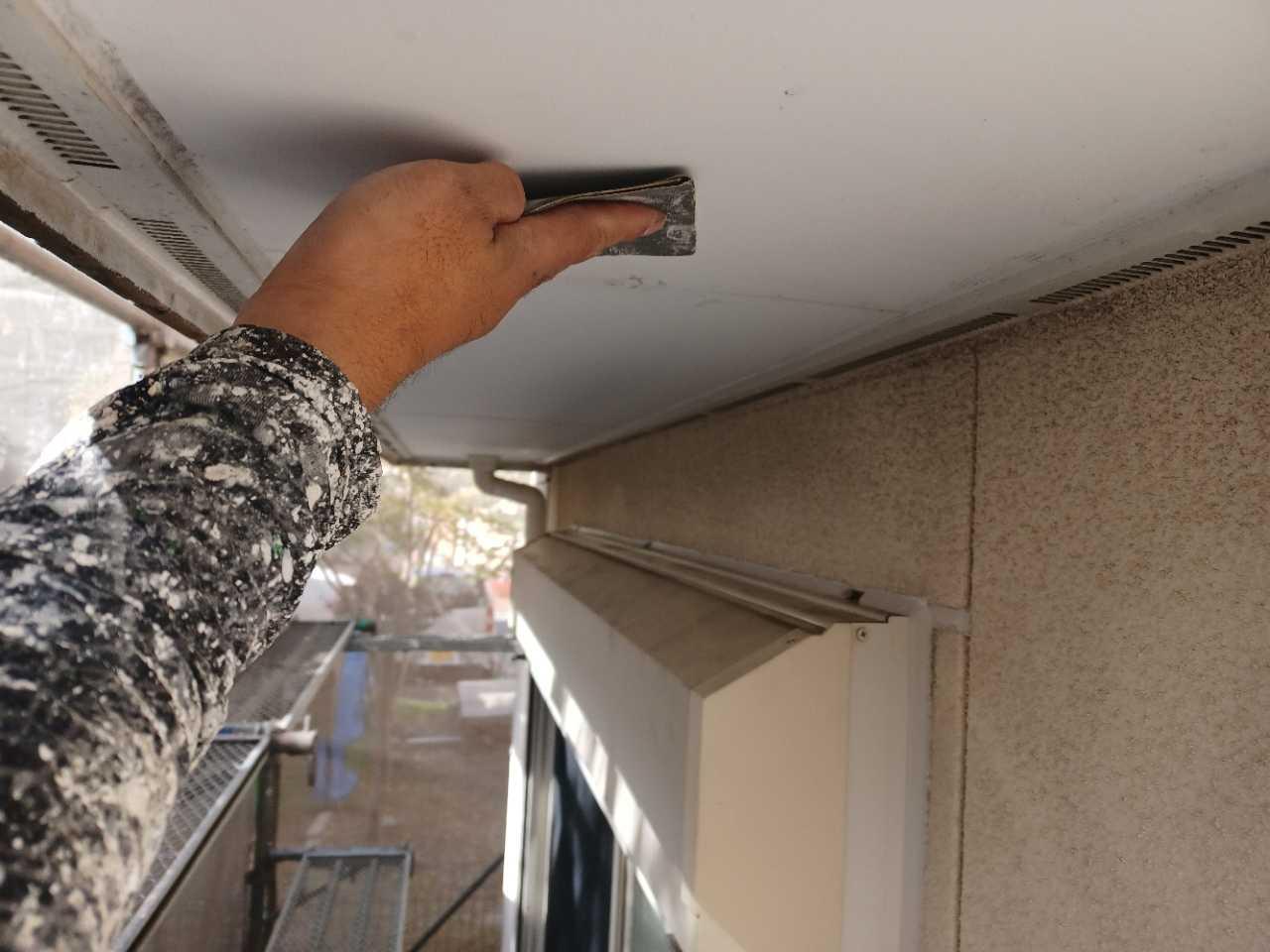 【軒天塗装】ケレン作業