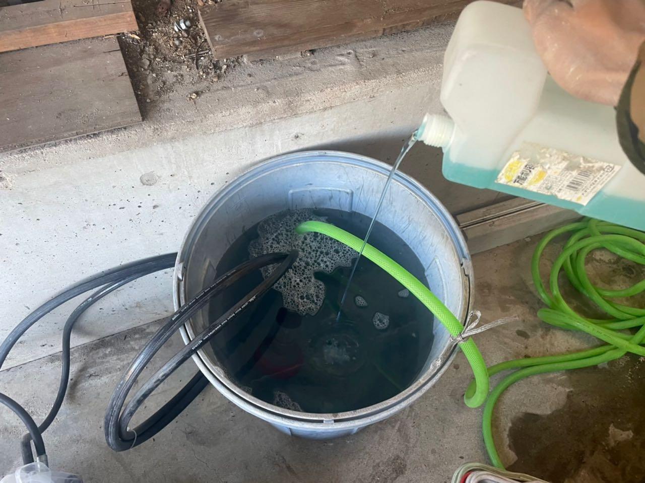 【バイオ洗剤準備】原液混入