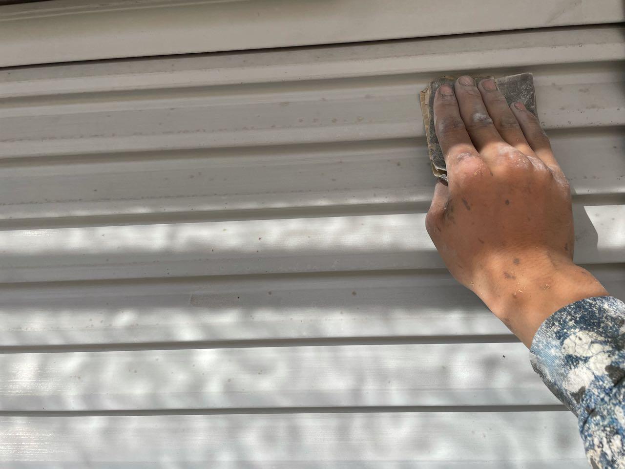 【雨戸塗装】ケレン作業