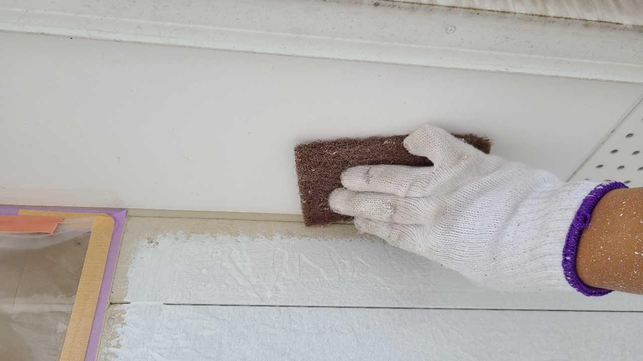 【軒天塗装】ケレン作業