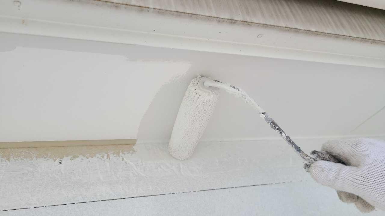 【軒天塗装】下塗り