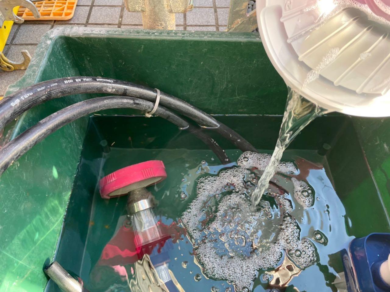 【バイオ洗剤準備】原液混入