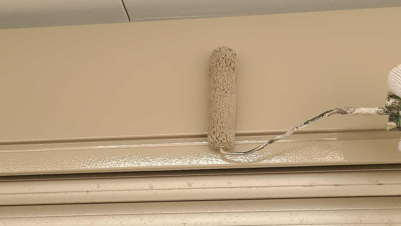 【シャッターボックス塗装】上塗り