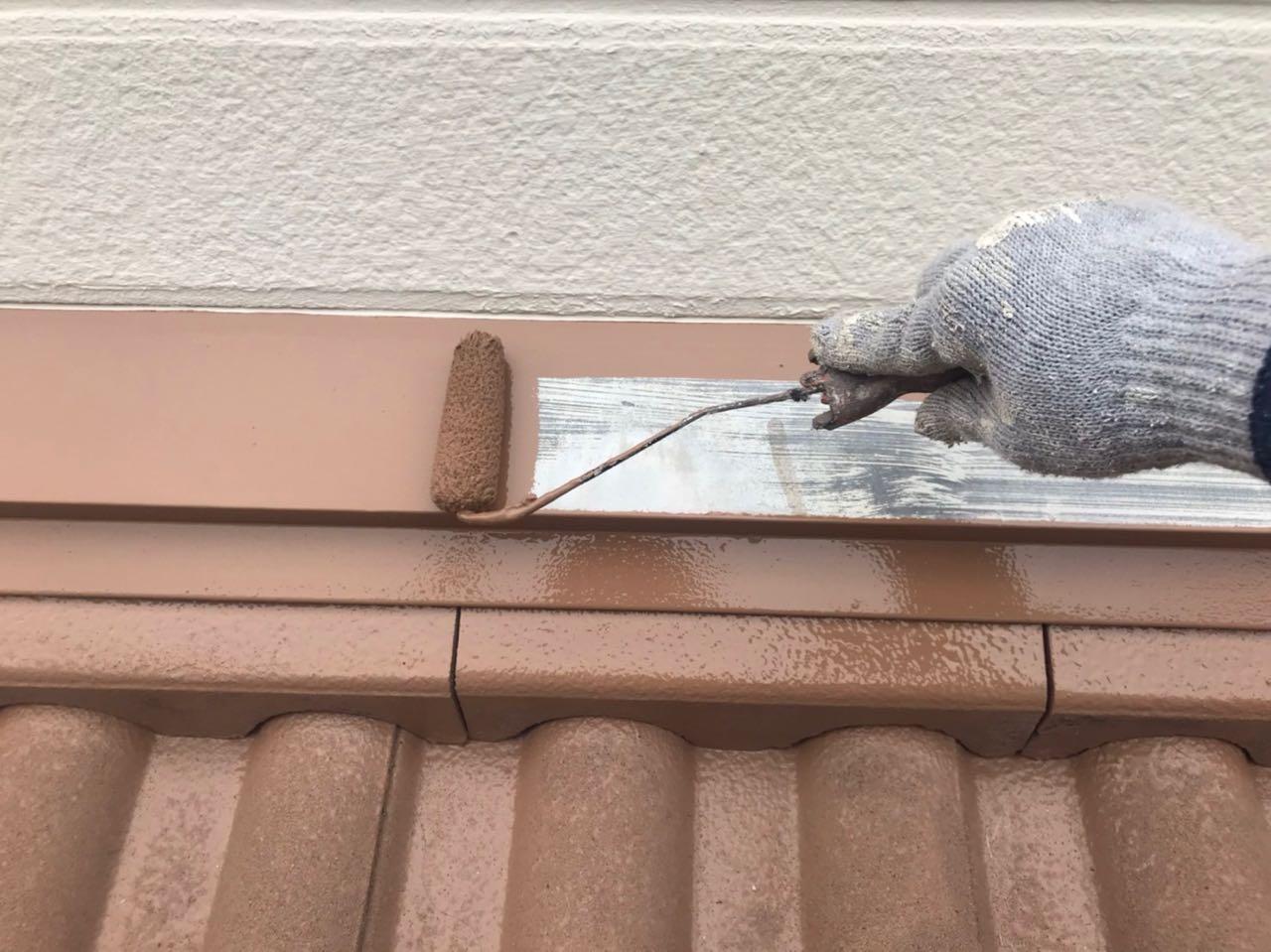 【屋根棟板金塗装】仕上げ塗装1回目
