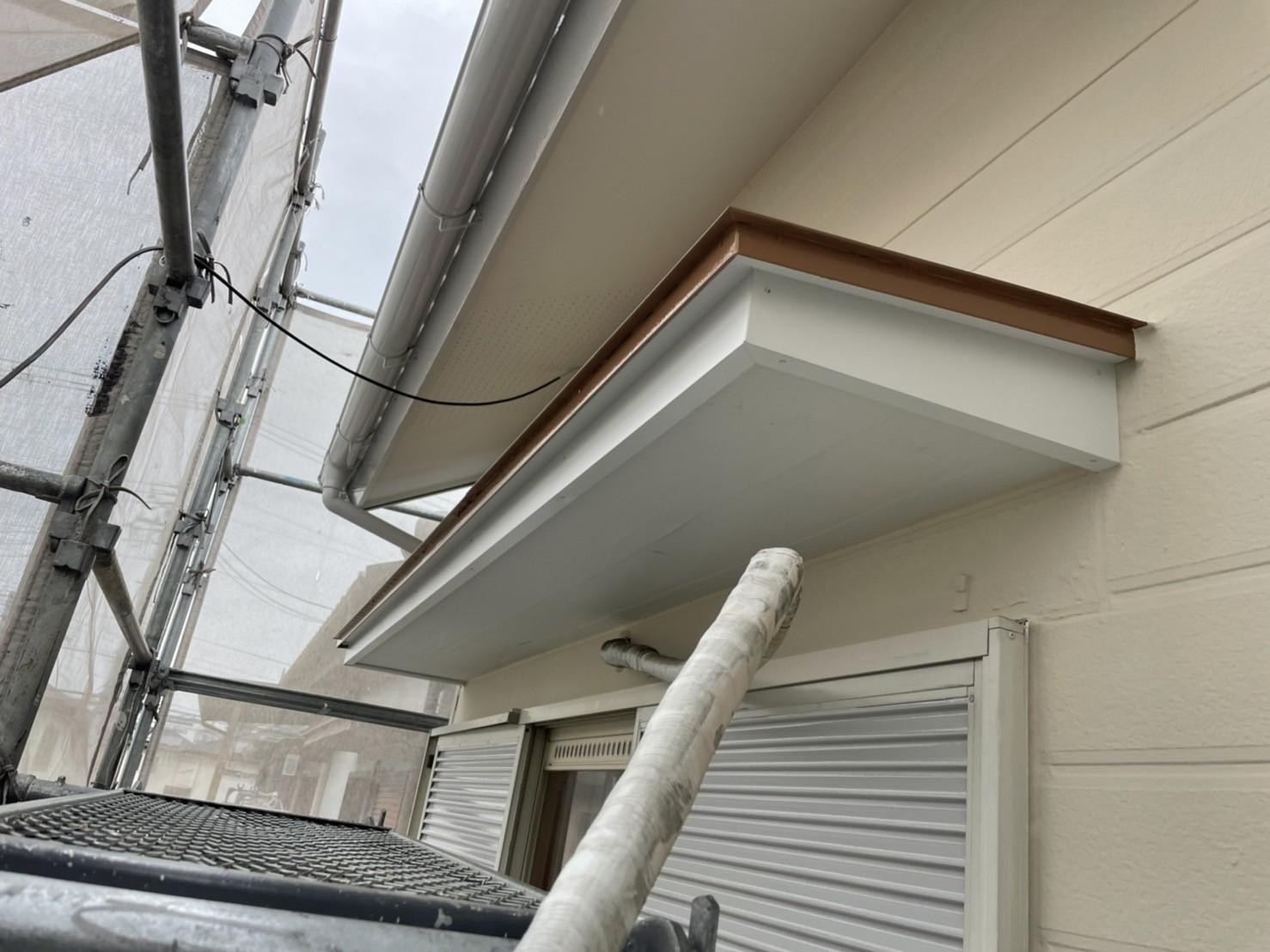 【破風・鼻隠し板金工事】施工前