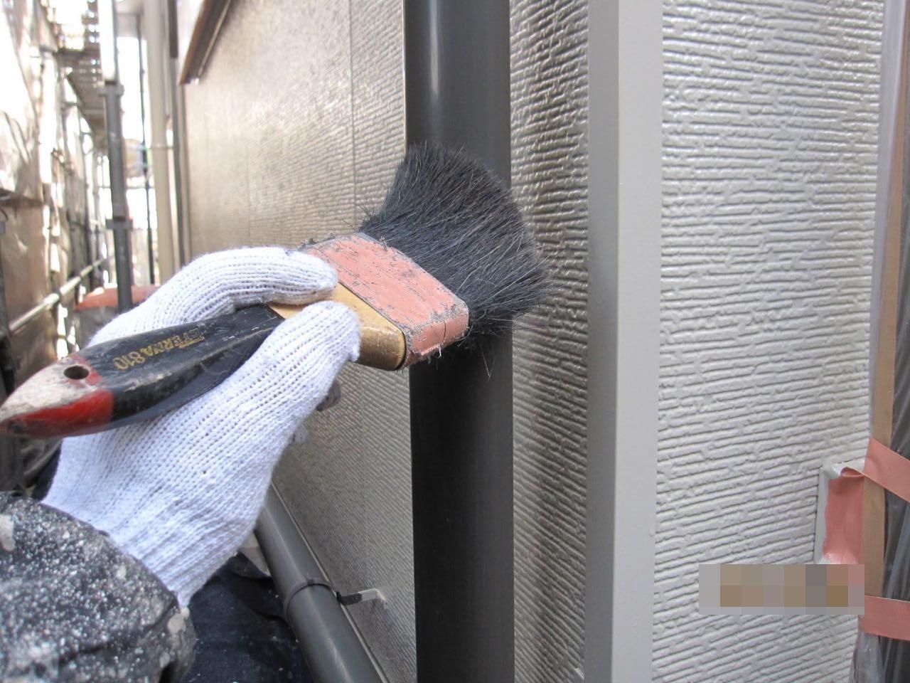 【雨樋塗装】ケレン作業