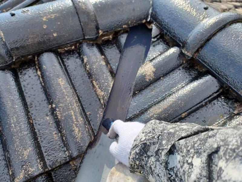 【屋根棟板金塗装】仕上げ塗装1回目