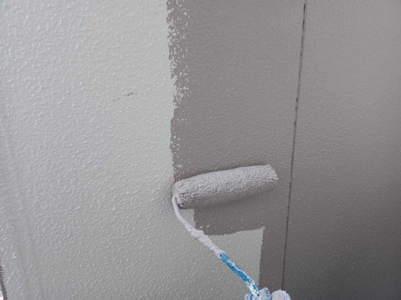 【外壁塗装1】中塗り