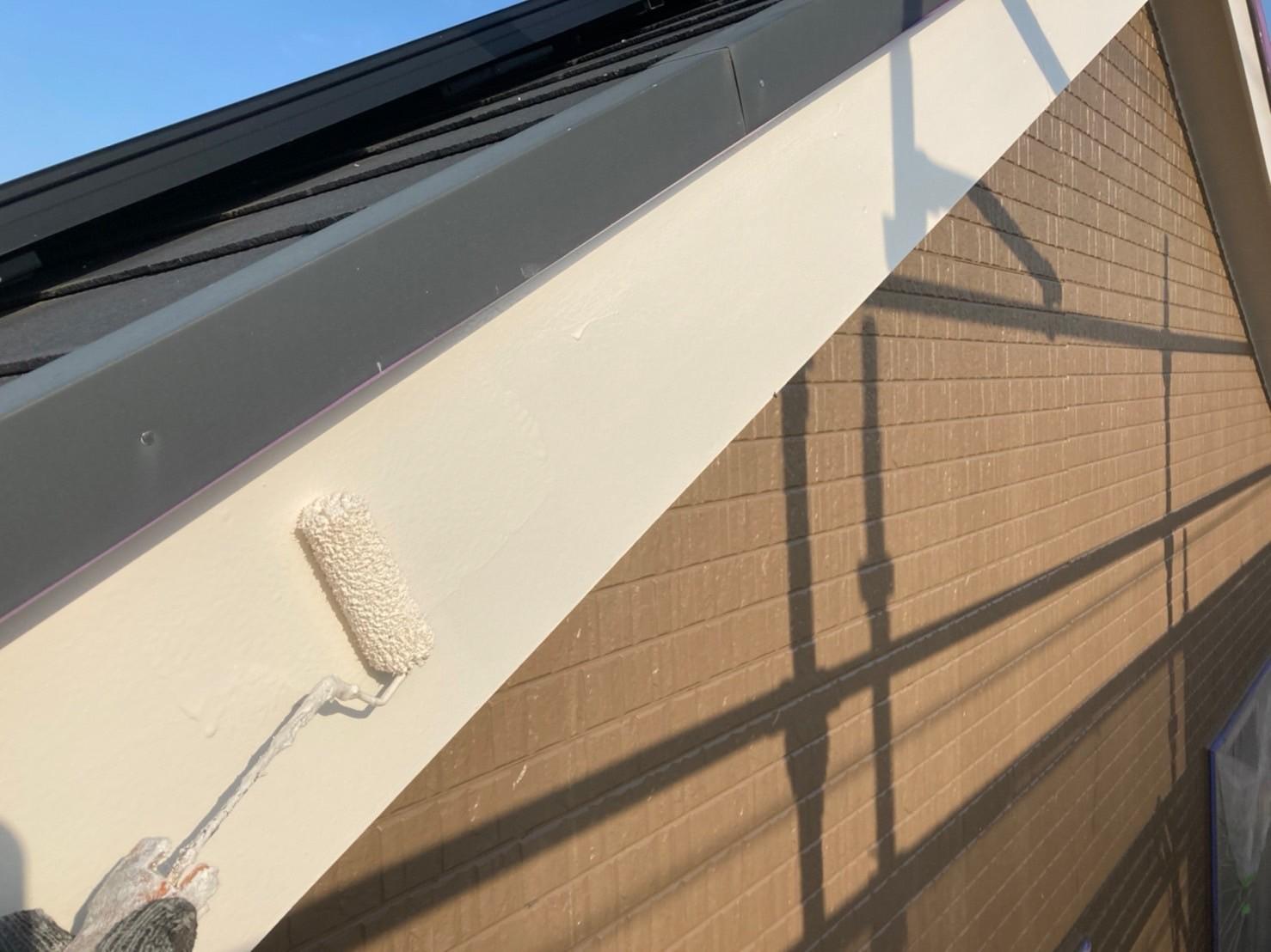 【破風・鼻隠し塗装】上塗り