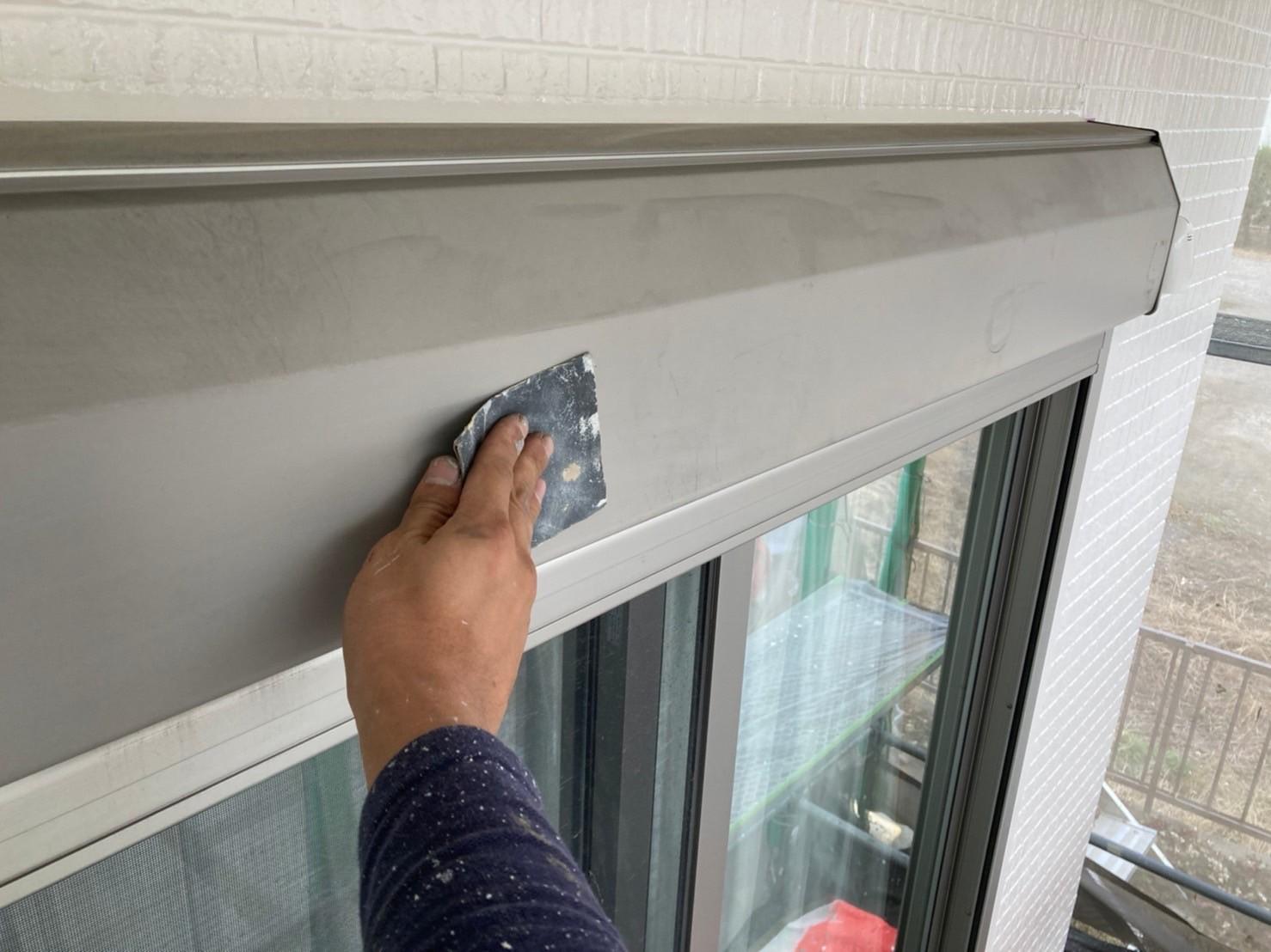 【シャッターボックス塗装】ケレン作業