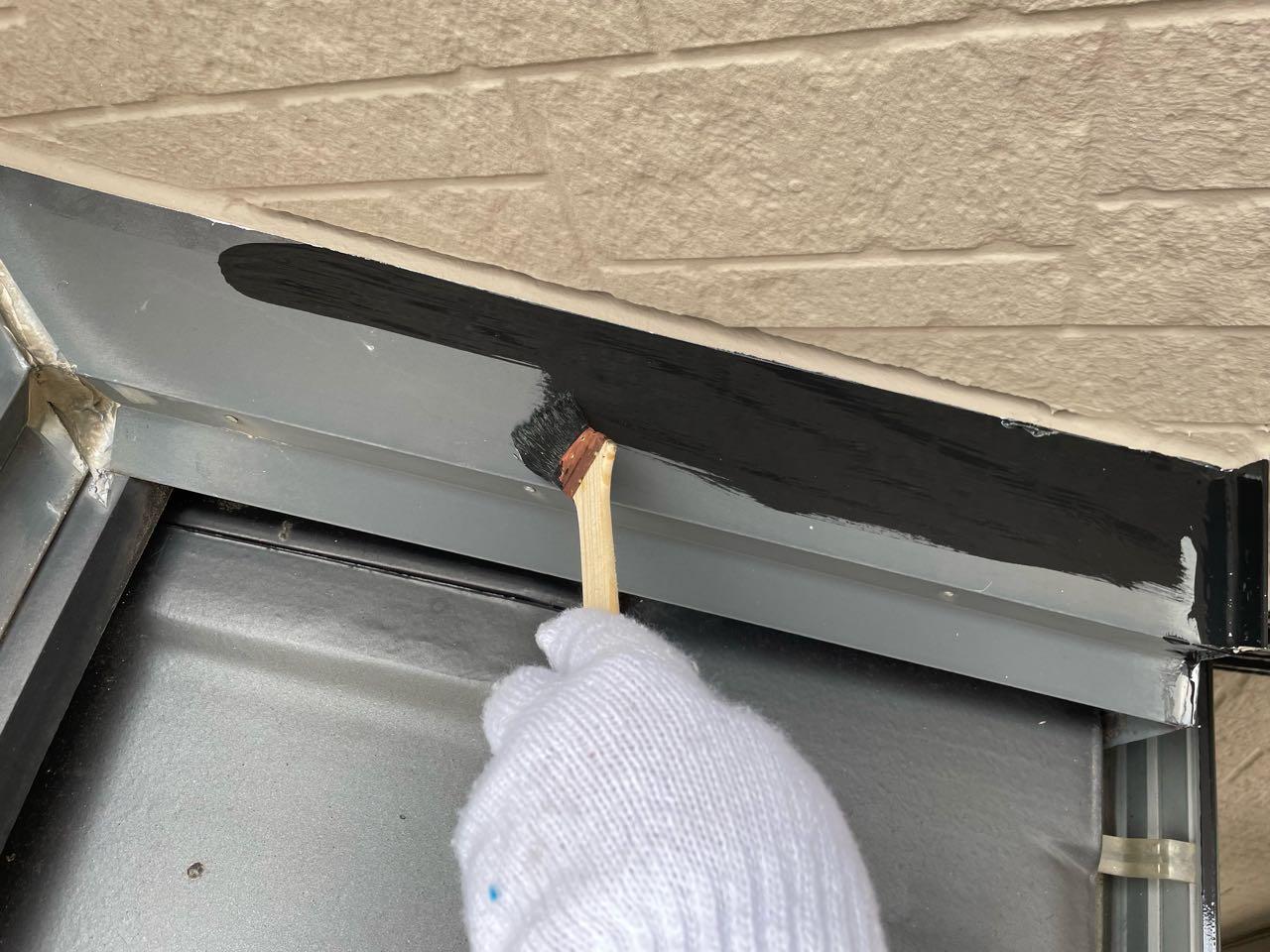 【屋根棟板金塗装】仕上げ塗装1回目