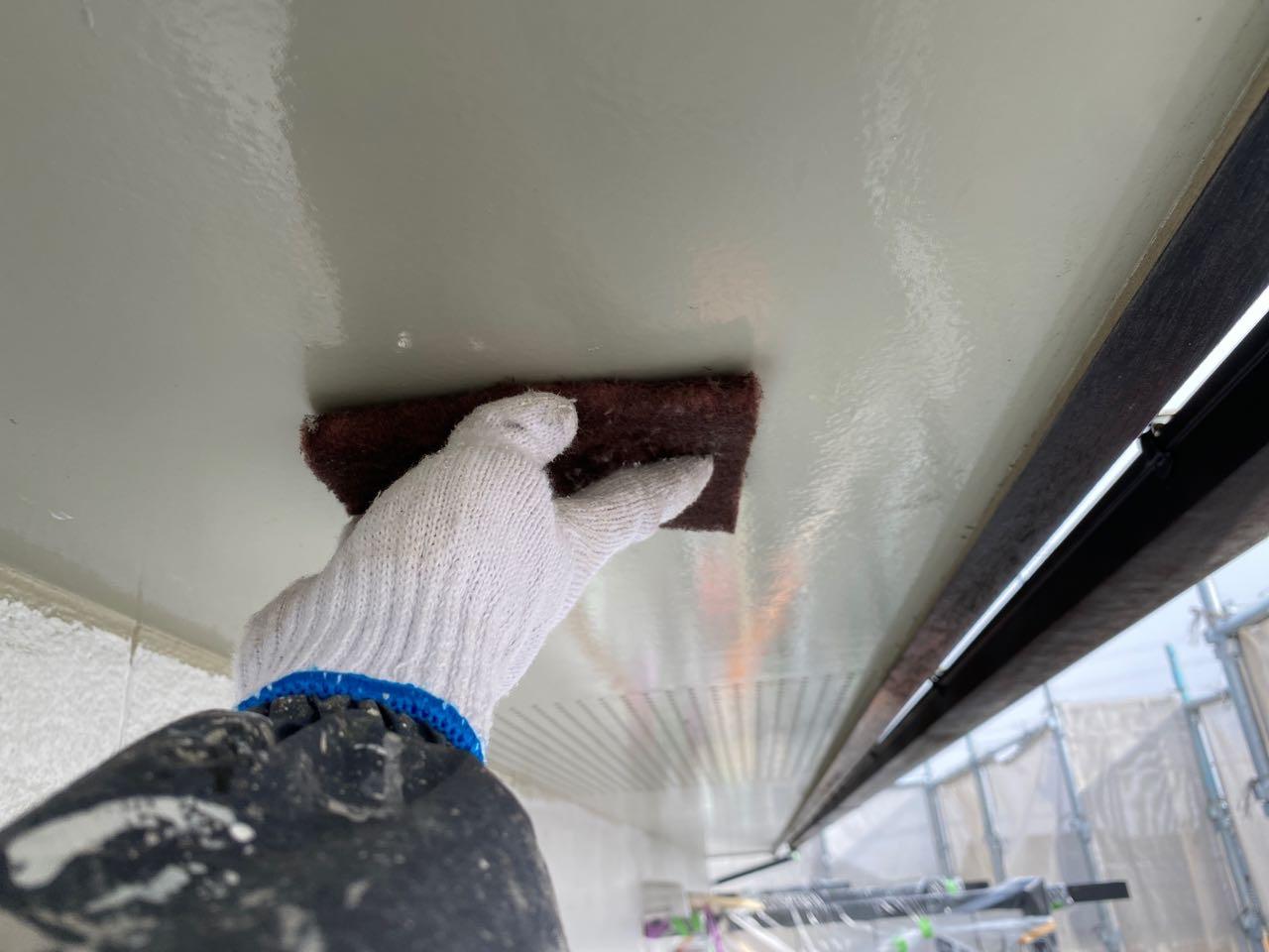 【軒天塗装】ケレン作業