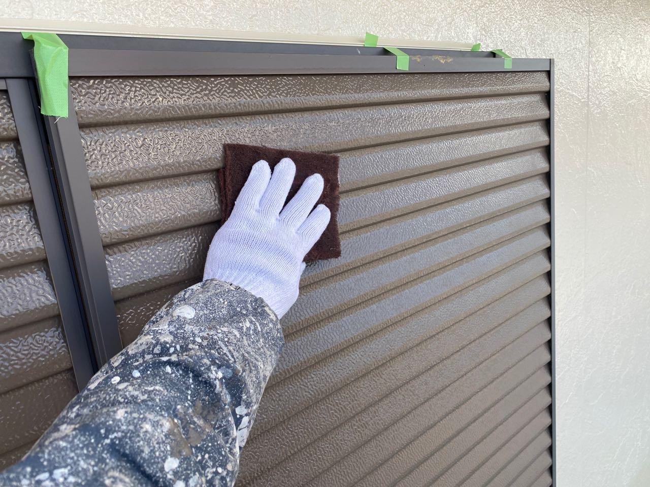 【雨戸塗装】ケレン作業