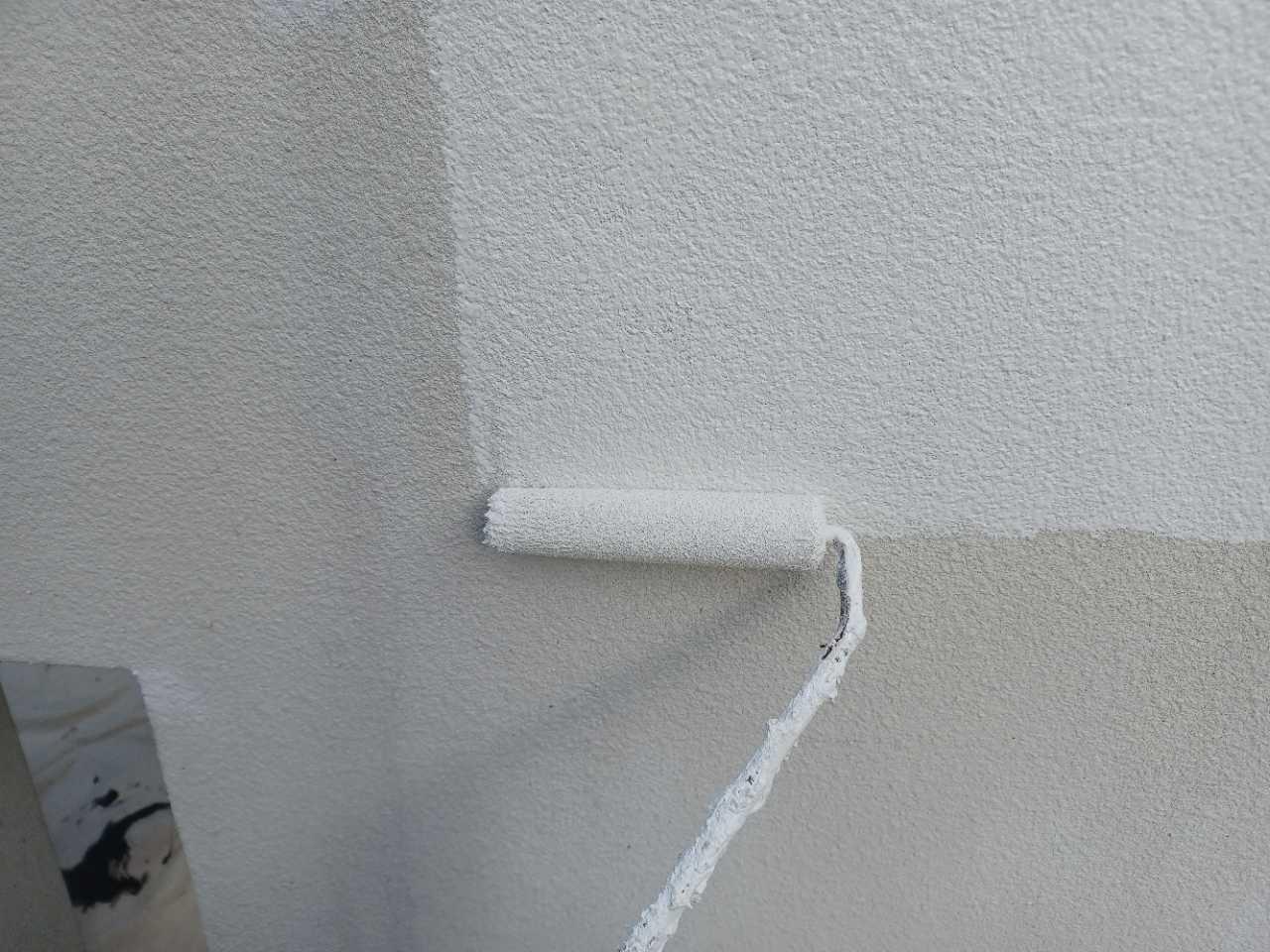 【擁壁塗装】仕上げ塗装1回目