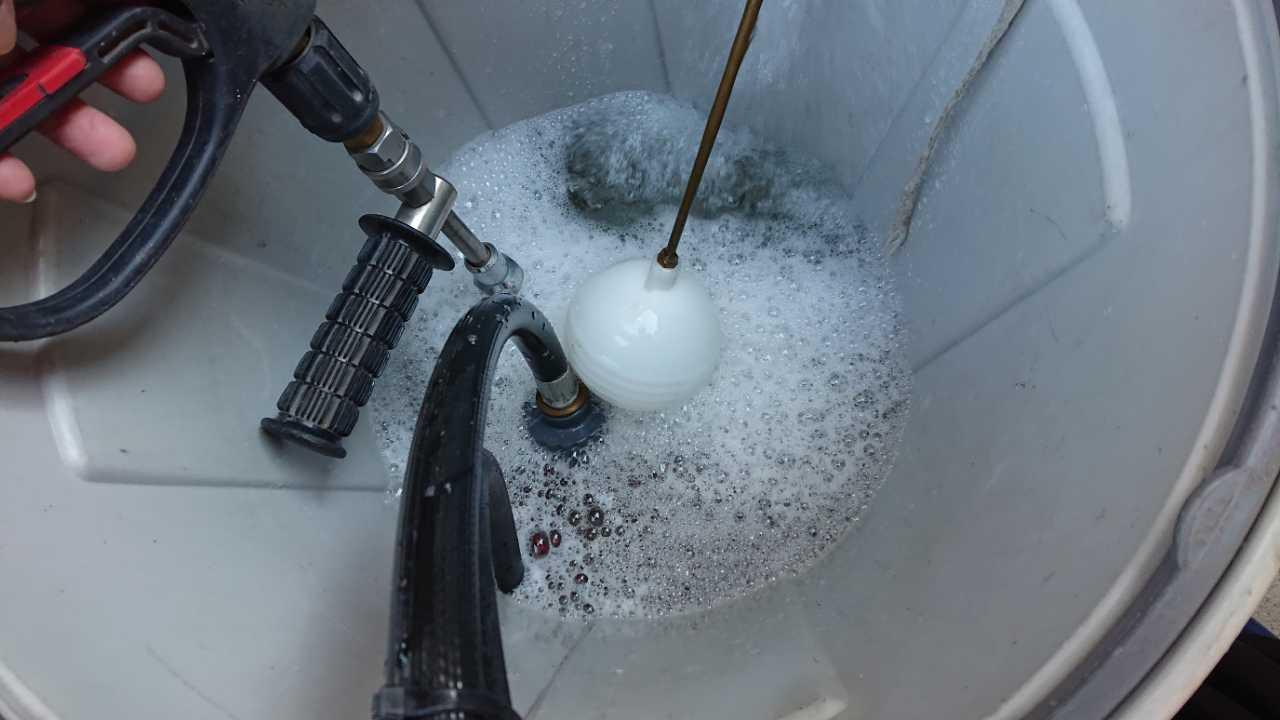 【バイオ洗剤準備】洗浄液攪拌