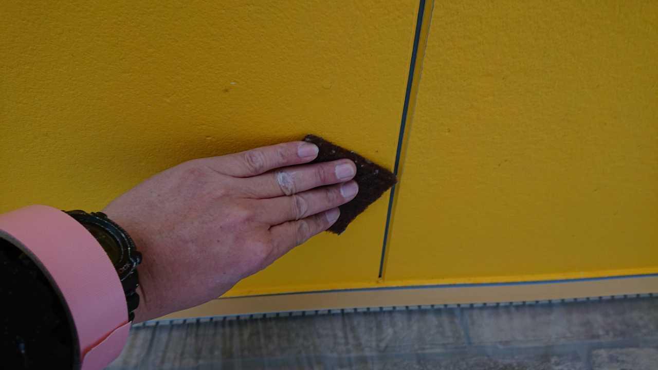 【軒天塗装】ケレン作業