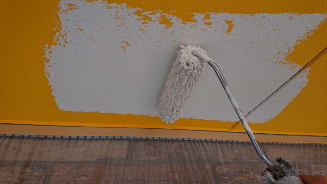 【軒天塗装】下塗り