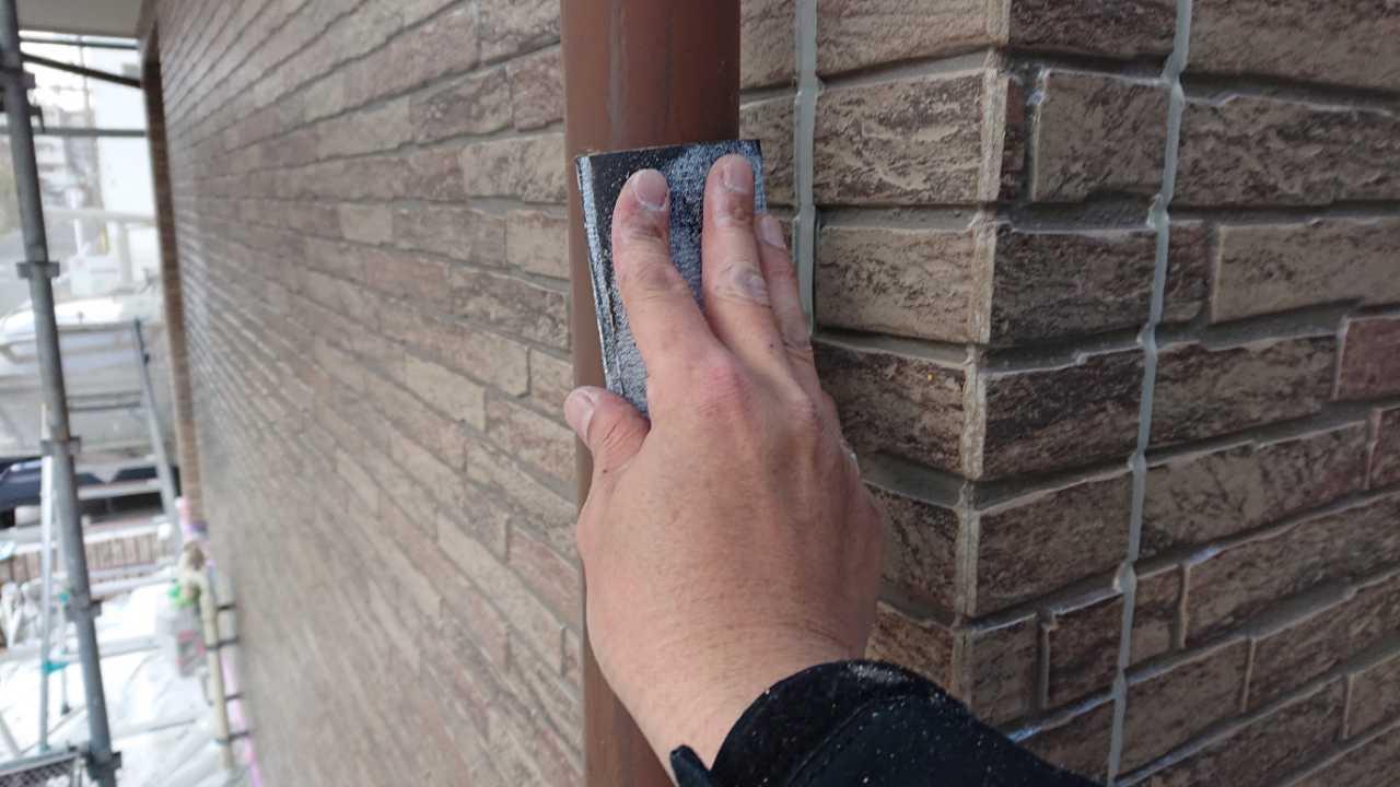 【雨樋塗装】ケレン作業