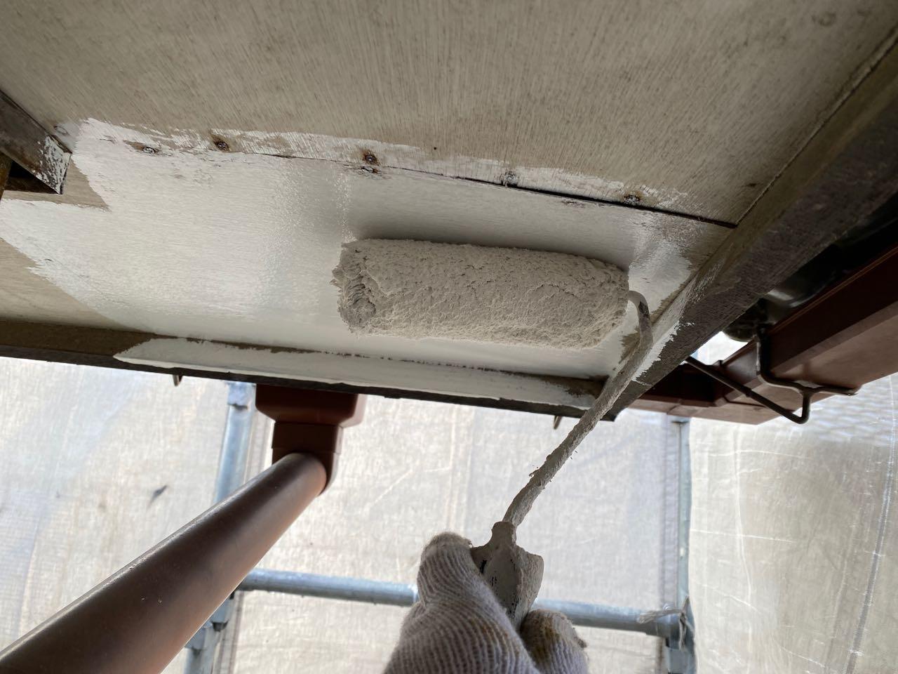 【軒天塗装】下塗り