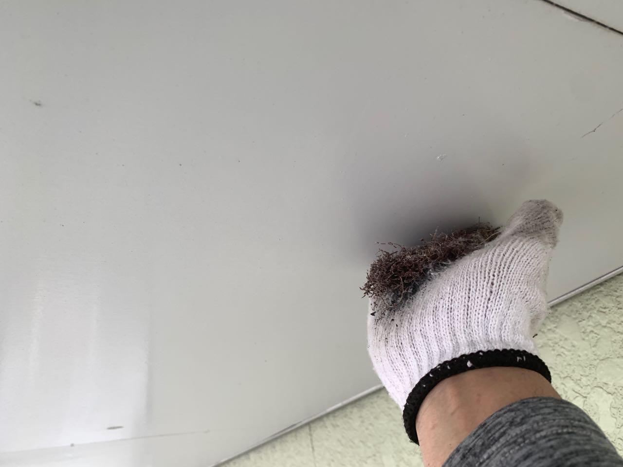 【軒天塗装】ケレン作業