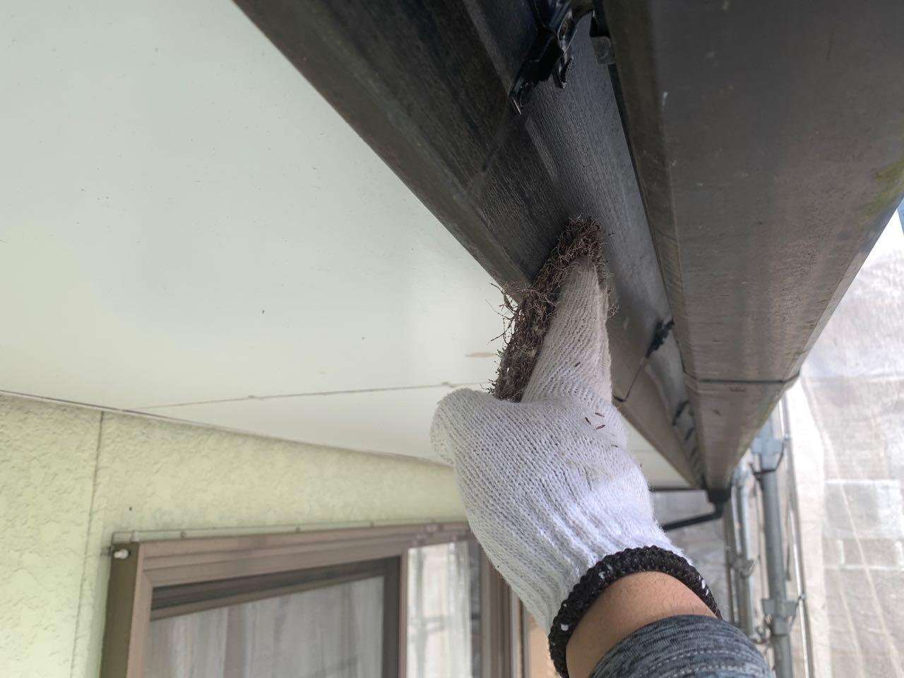 【破風・鼻隠し塗装】ケレン作業